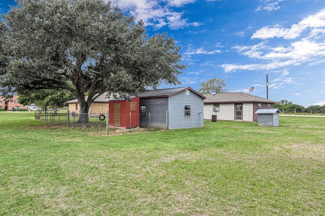 1181 Schmidt Road, Sealy, TX 77474