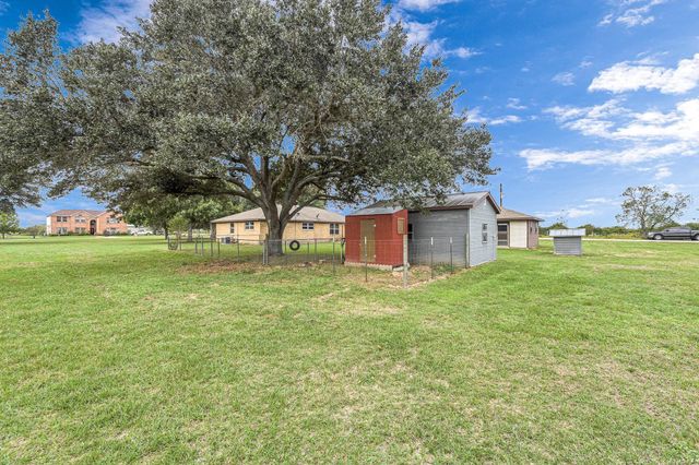 1181 Schmidt Road, Sealy, TX 77474
