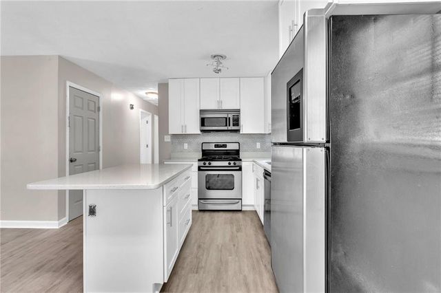 2070 Twelve Oaks Circle NW, Kennesaw, GA 30144