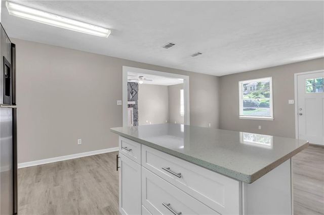 2070 Twelve Oaks Circle NW, Kennesaw, GA 30144