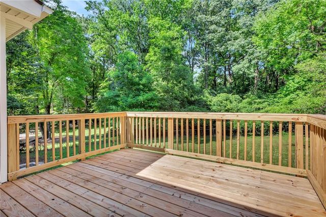 2070 Twelve Oaks Circle NW, Kennesaw, GA 30144
