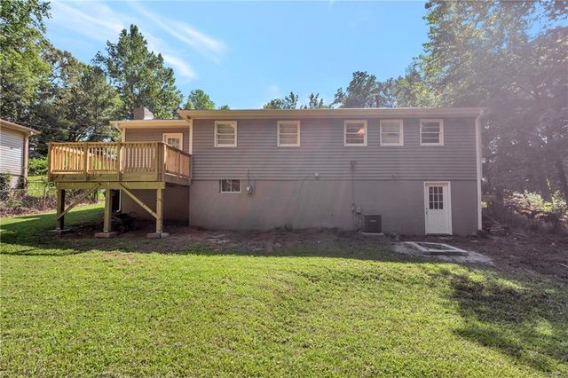 2070 Twelve Oaks Circle NW, Kennesaw, GA 30144