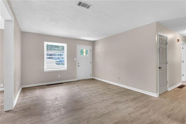 2070 Twelve Oaks Circle NW, Kennesaw, GA 30144