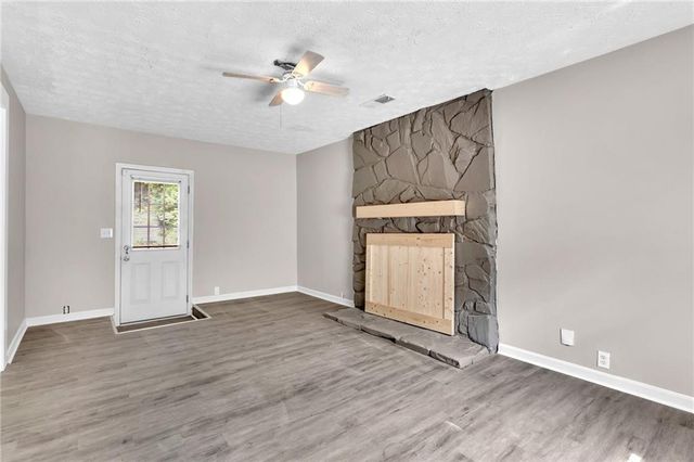 2070 Twelve Oaks Circle NW, Kennesaw, GA 30144