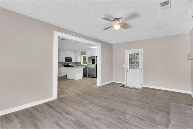 2070 Twelve Oaks Circle NW, Kennesaw, GA 30144