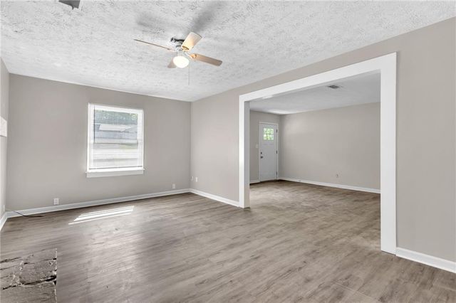 2070 Twelve Oaks Circle NW, Kennesaw, GA 30144