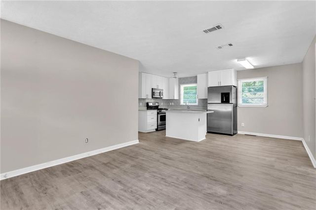 2070 Twelve Oaks Circle NW, Kennesaw, GA 30144