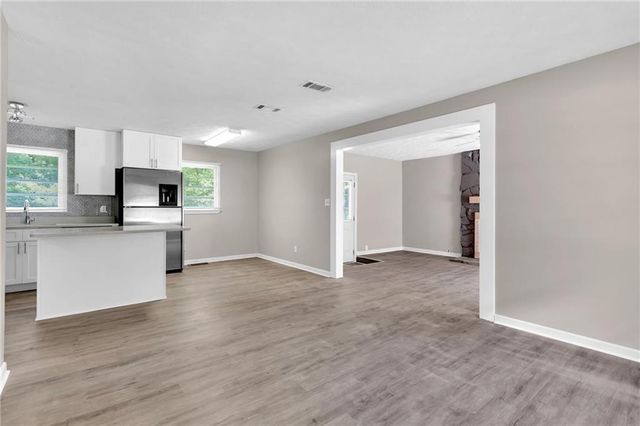 2070 Twelve Oaks Circle NW, Kennesaw, GA 30144
