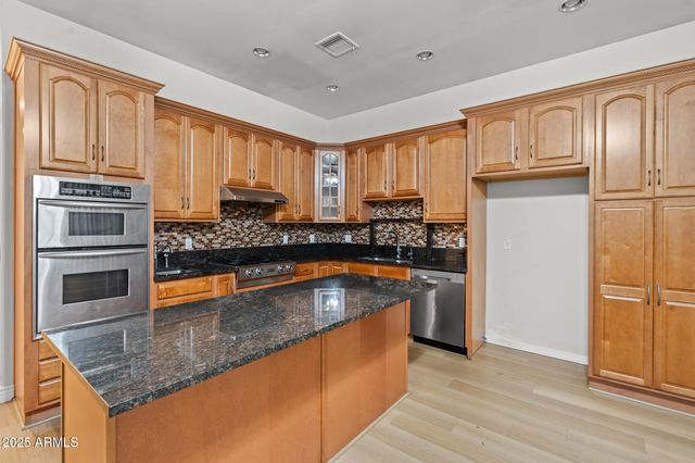 6829 N 14TH Street, Phoenix, AZ 85014