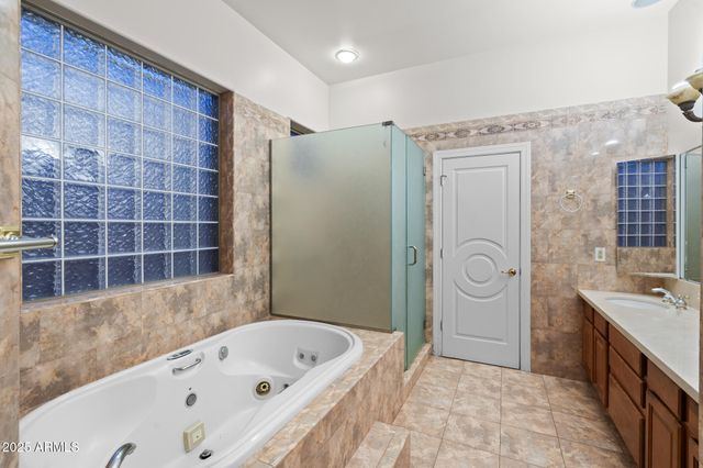 6829 N 14TH Street, Phoenix, AZ 85014