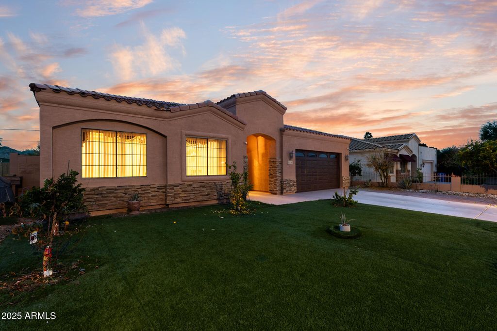 6829 N 14TH Street, Phoenix, AZ 85014