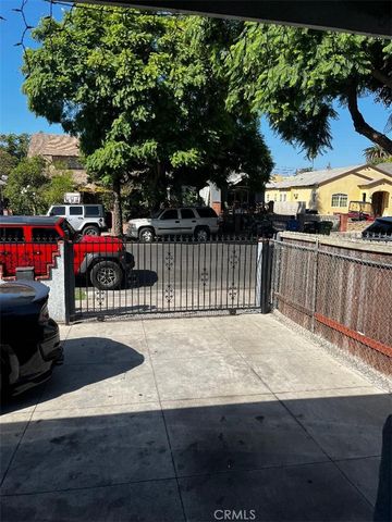 718 W 43rd Place, Los Angeles, CA 90037