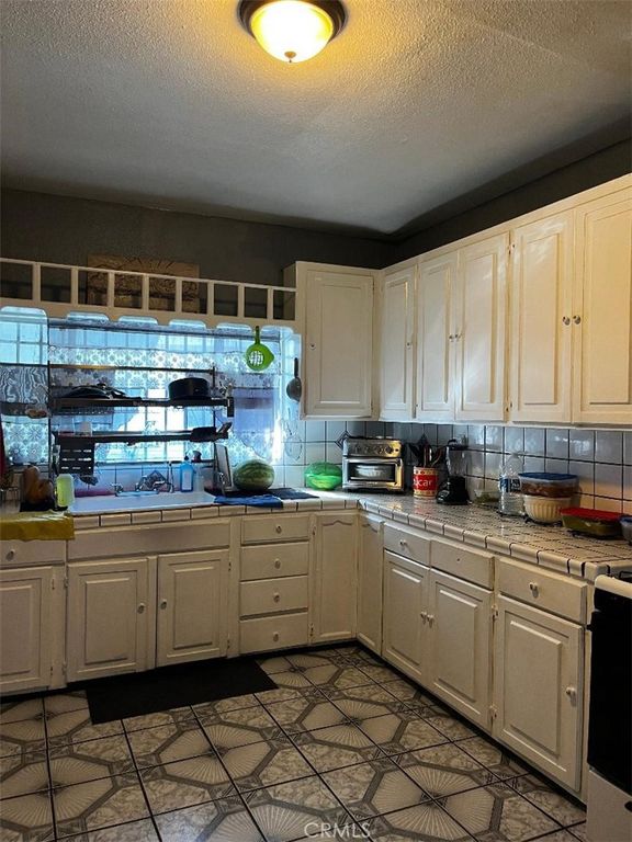 718 W 43rd Place, Los Angeles, CA 90037 — photo 4