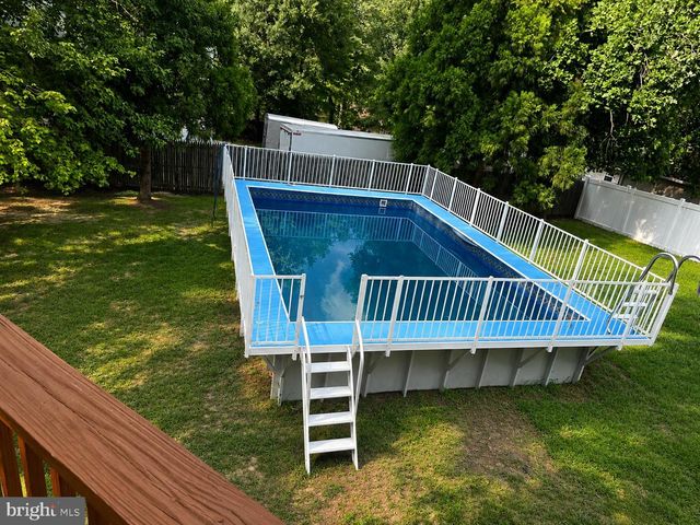 2153 BONNIE LN, Waldorf, MD 20601