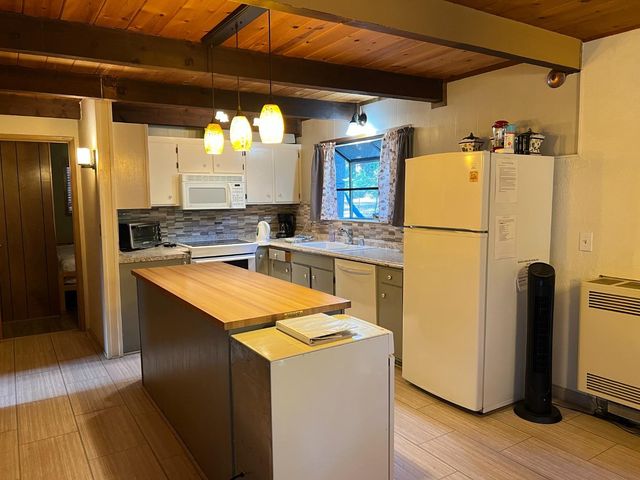 2266 Fairway Dr, Arnold, CA 95223