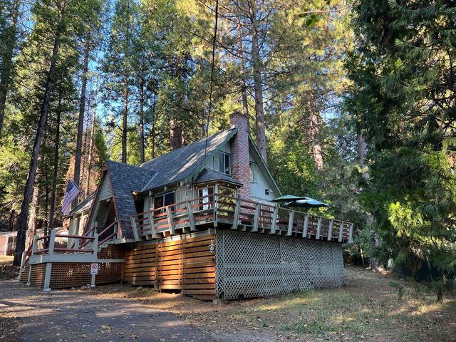 2266 Fairway Dr, Arnold, CA 95223