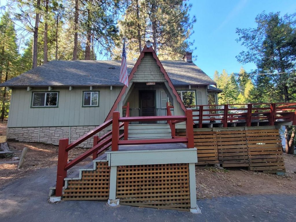 2266 Fairway Dr, Arnold, CA 95223