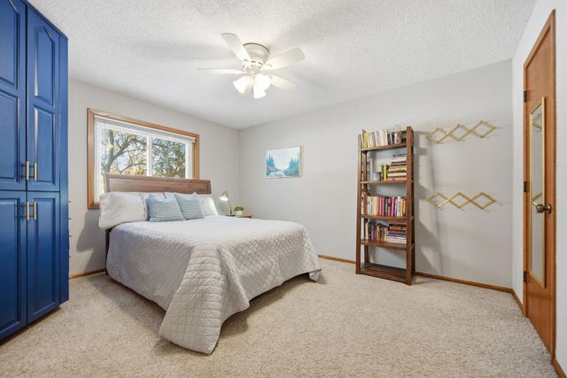 4340 Buckingham Court 1606, Vadnais Heights, MN 55127