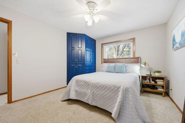 4340 Buckingham Court 1606, Vadnais Heights, MN 55127