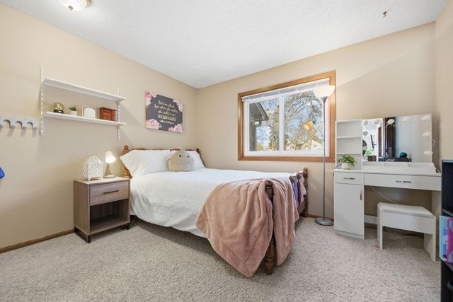 4340 Buckingham Court 1606, Vadnais Heights, MN 55127