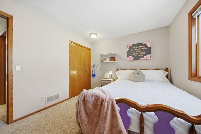 4340 Buckingham Court 1606, Vadnais Heights, MN 55127