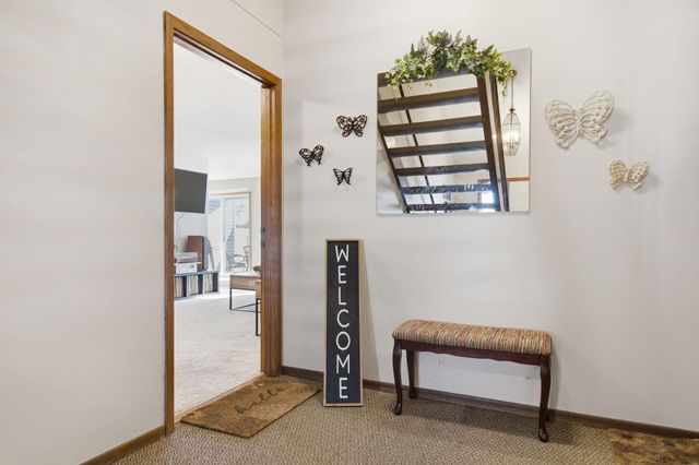 4340 Buckingham Court 1606, Vadnais Heights, MN 55127