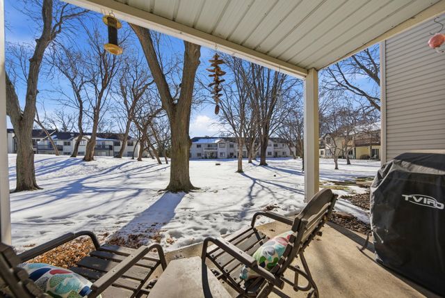 4340 Buckingham Court 1606, Vadnais Heights, MN 55127