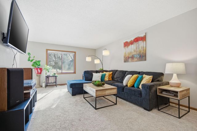 4340 Buckingham Court 1606, Vadnais Heights, MN 55127