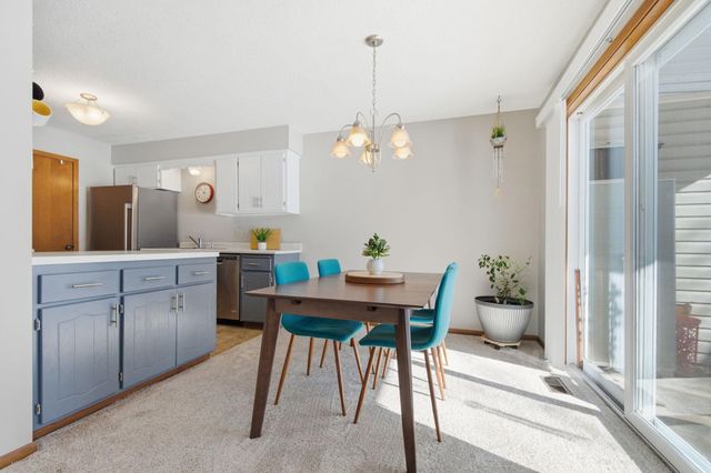 4340 Buckingham Court 1606, Vadnais Heights, MN 55127