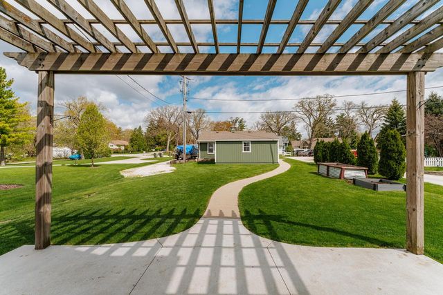 S70W18761 GOLD DRIVE, Muskego, WI 53150
