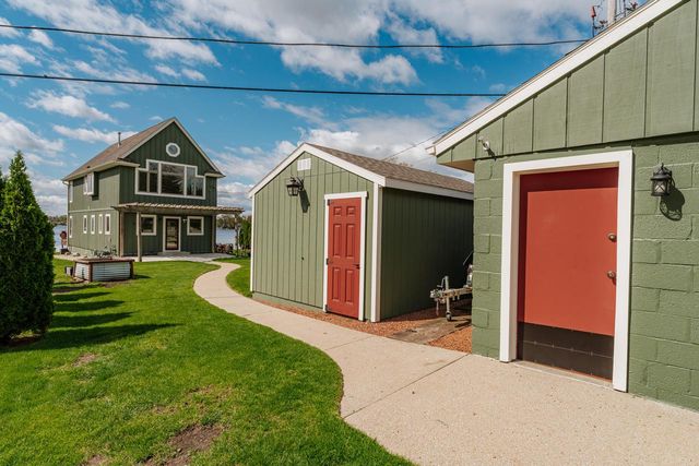S70W18761 GOLD DRIVE, Muskego, WI 53150