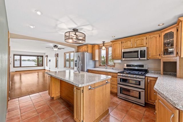 S70W18761 GOLD DRIVE, Muskego, WI 53150