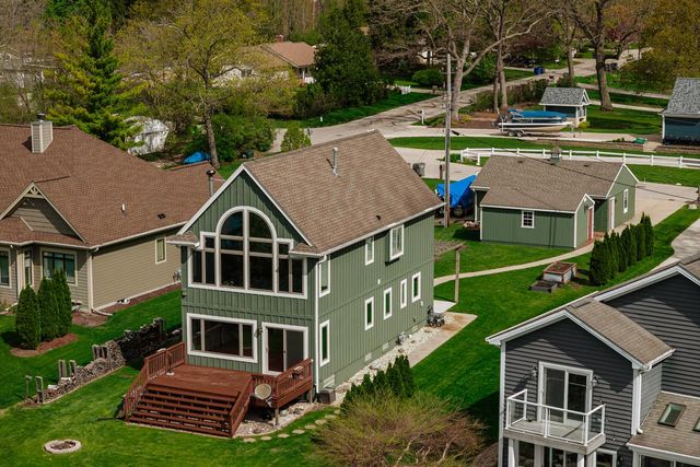 S70W18761 GOLD DRIVE, Muskego, WI 53150