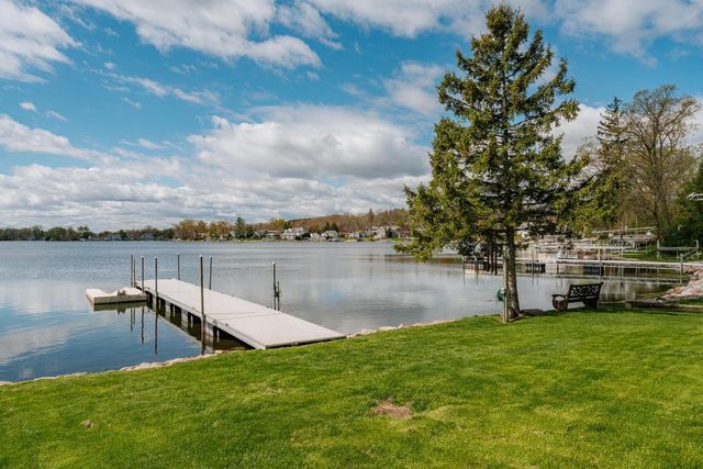 S70W18761 GOLD DRIVE, Muskego, WI 53150