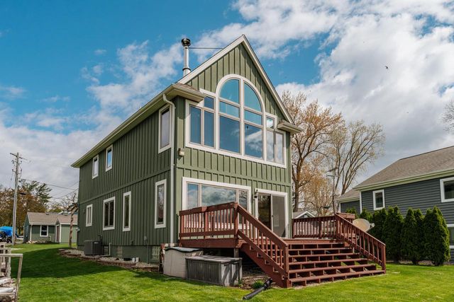 S70W18761 GOLD DRIVE, Muskego, WI 53150