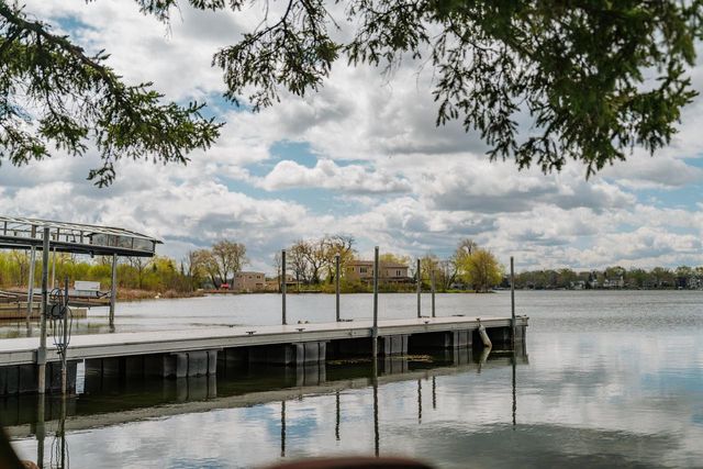 S70W18761 GOLD DRIVE, Muskego, WI 53150