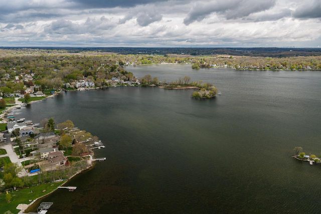 S70W18761 GOLD DRIVE, Muskego, WI 53150