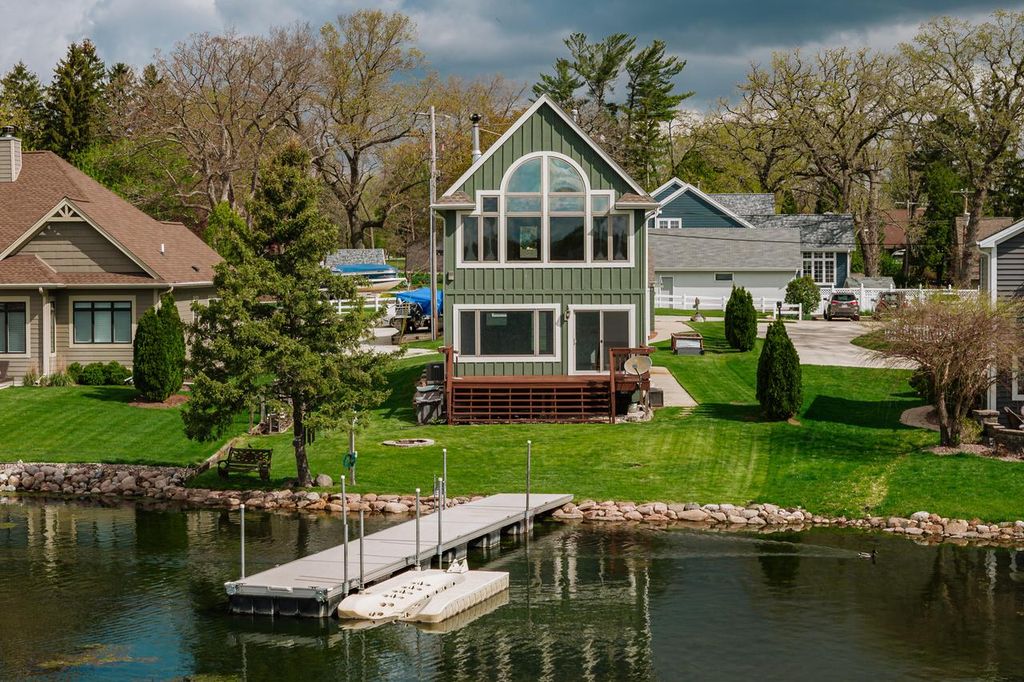 S70W18761 GOLD DRIVE, Muskego, WI 53150