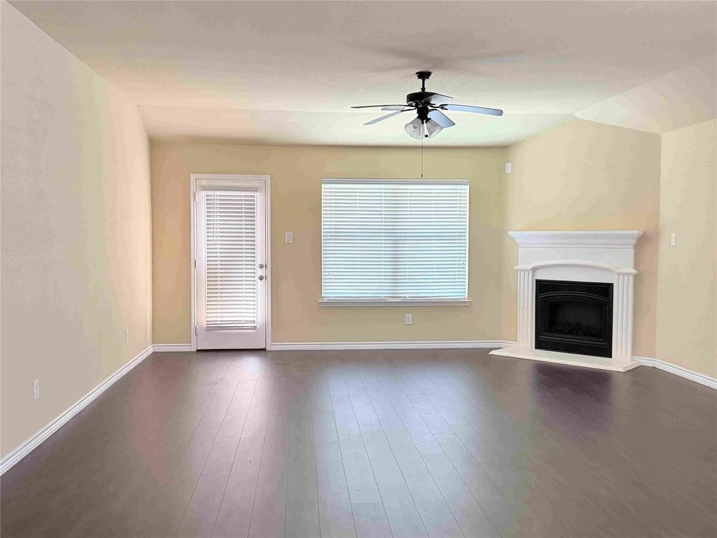 2400 Jonathan Creek Drive, Little Elm, TX 75068 — photo 3