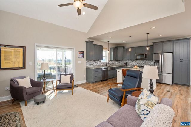 115 HULL HILLS LN, Staunton, VA 24401