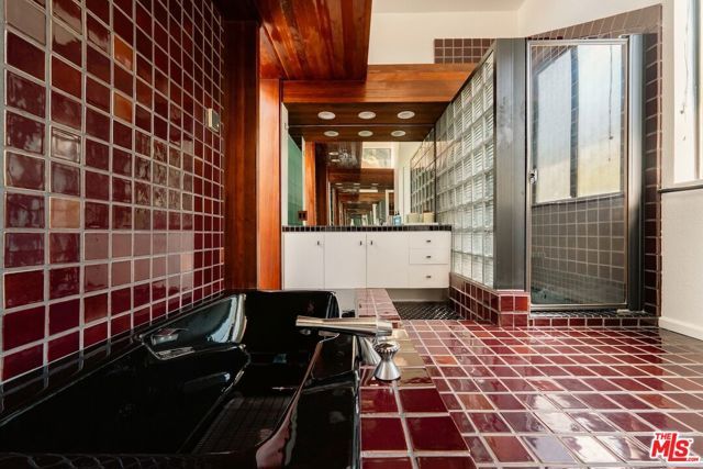 3372 Longridge Terrace, Sherman Oaks, CA 91423