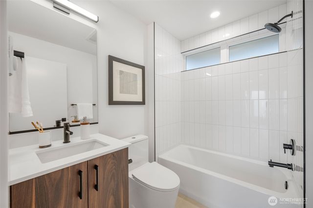 3014 B NW 56th Street, Seattle, WA 98107