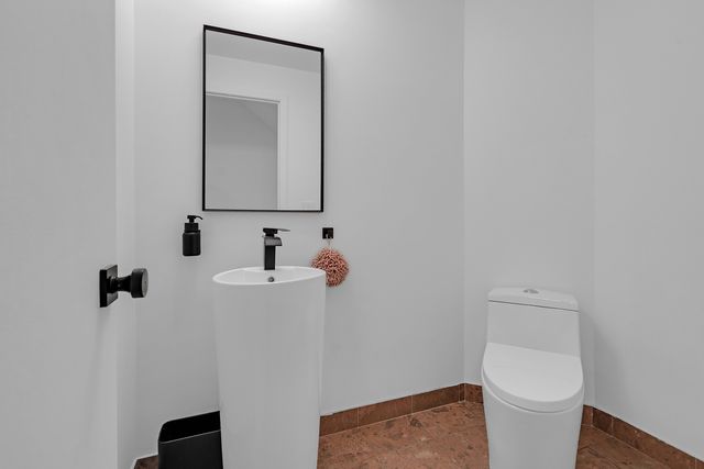 300 Boardwalk Place, Park Ridge, IL 60068