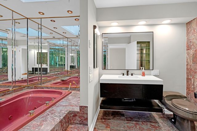 300 Boardwalk Place, Park Ridge, IL 60068