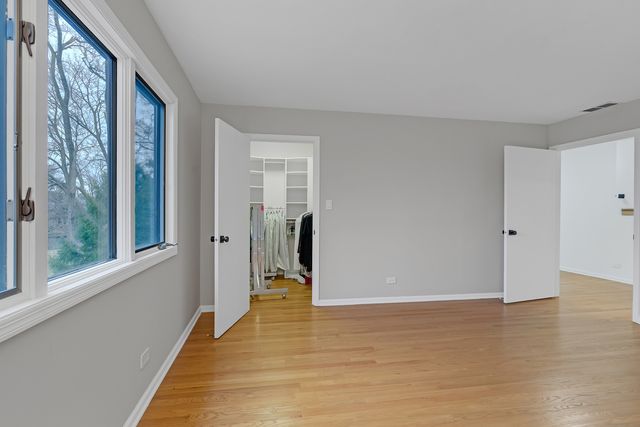 300 Boardwalk Place, Park Ridge, IL 60068