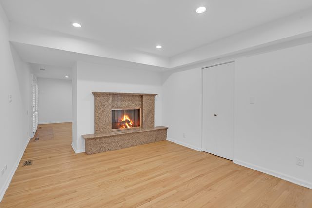 300 Boardwalk Place, Park Ridge, IL 60068