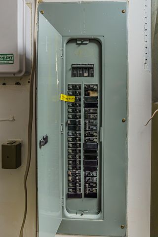 300 Boardwalk Place, Park Ridge, IL 60068