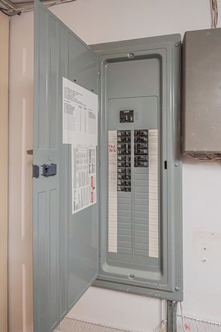 300 Boardwalk Place, Park Ridge, IL 60068