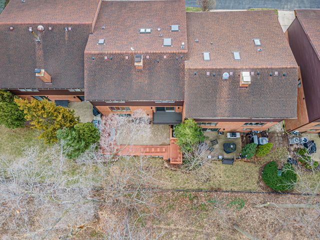 300 Boardwalk Place, Park Ridge, IL 60068