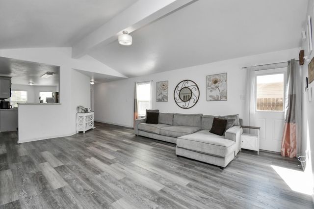 985 Lake View Circle W, Brookshire, TX 77423